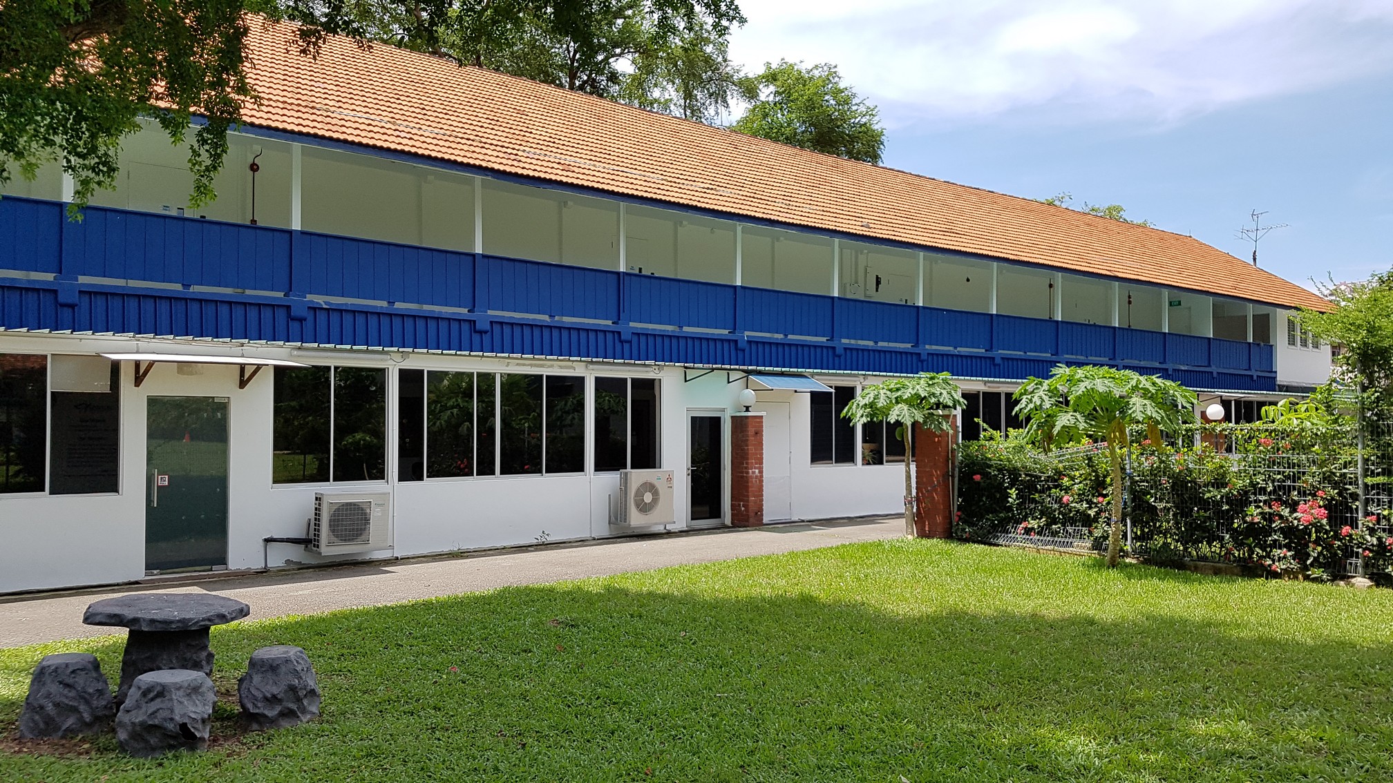 07. Outside 1 07. Outside 1