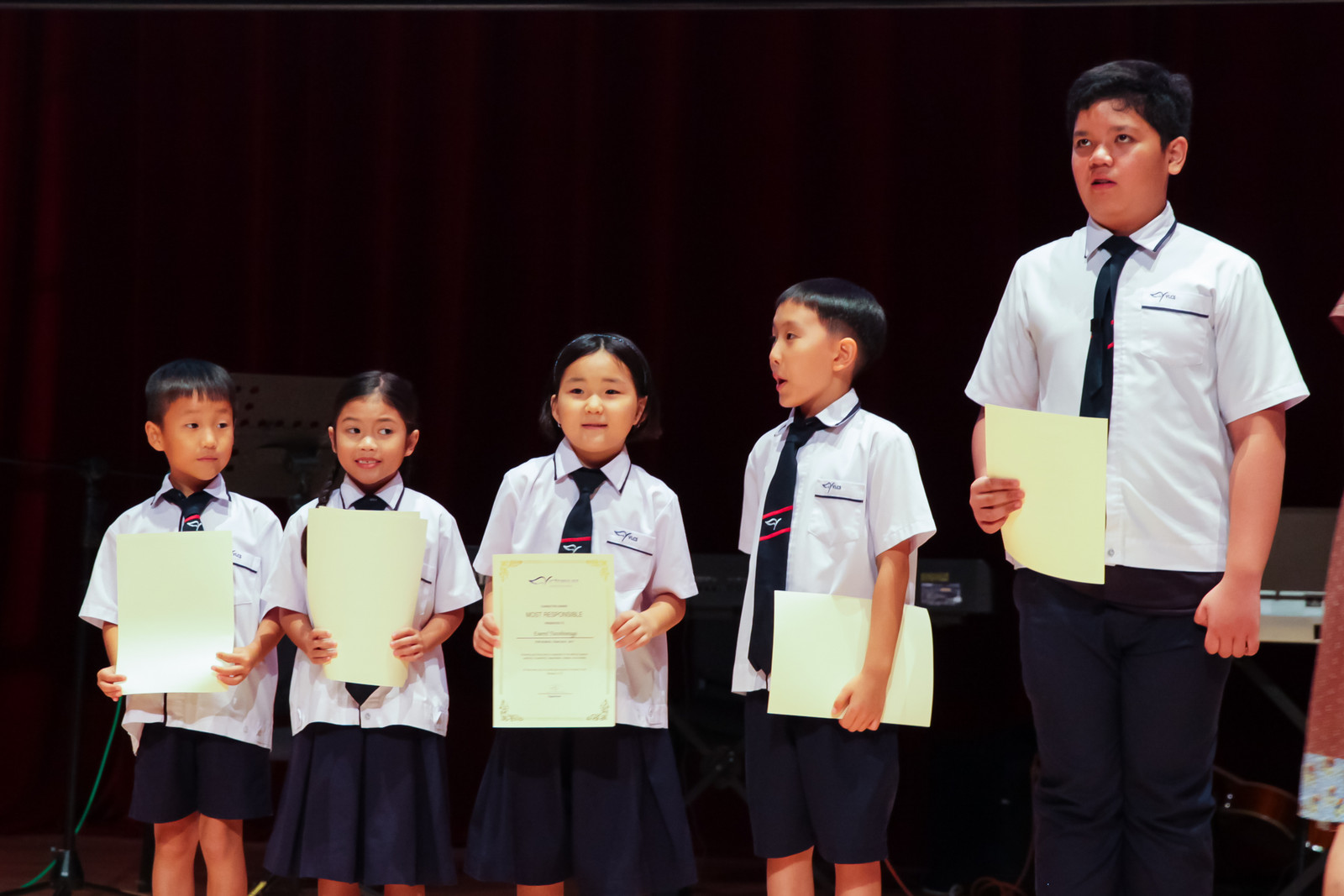 VLCS_Grad_2017_063.jpg VLCS_Grad_2017_063.jpg